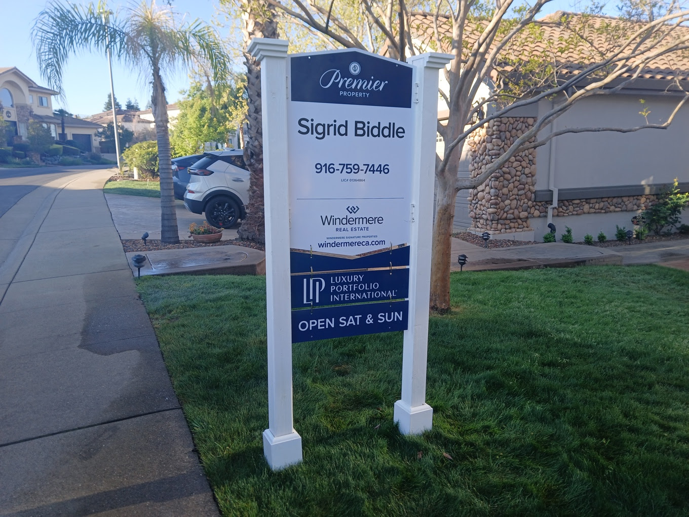 Foothill Sign Post | Real Estate Sign Installation – Sacramento Area
